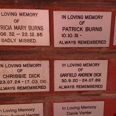 BURNS Patrick 1931- &amp; Patricia Mary 1932-1995 :: VAN GRAAN Vic 1917-1996