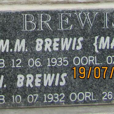 BREWIS R.H. 1932-2017 &amp; M.M.M. 1935-2000
