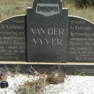 VYVER Michael Daniel, van der 1883-1961 &amp; Hester Gertruida PIENAAR 1885-1979