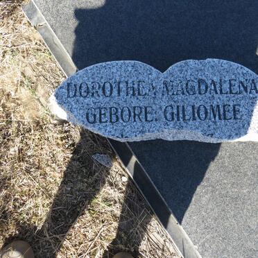 GILIOMEE Dorothea Magdalena 1944-2004 _2