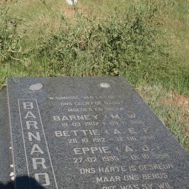 BARNARD M.W.1907-1996 :: BARNARD A.E.F. 1912-1998 :: BARNARD A.J. 1935-1998