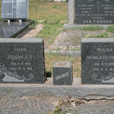 BRUWER Frans J.T. 1893-1968 &amp; Margaretha E. 1898-1978