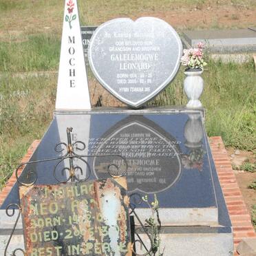 MOCHE Galelemogwe Leonard 1974-2005