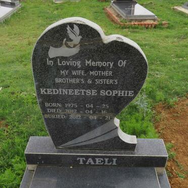 TAELI Kedineetse Sophie 1975-2012