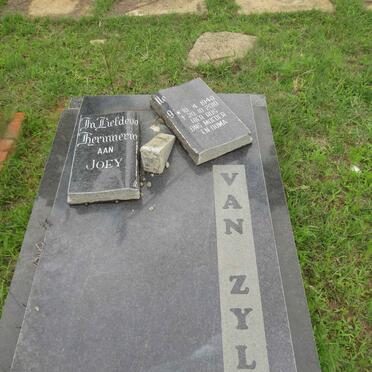 ZYL Gerhardus J., van 1934-1986 &amp; Joey 1940-2010