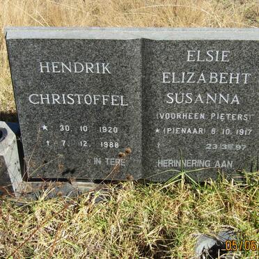 ? Hendrik Christoffel 1920-1988 &amp; Elsie Elizabeht Susanna PIENAAR formerly PIETERS 1917-1997