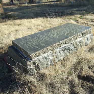 08 Gedenksteen - Burgers herbegrawe - 1948