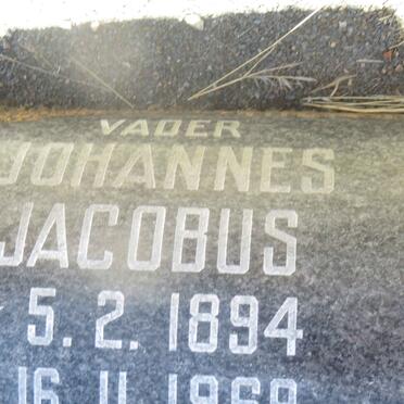 OOSTHUIZEN Johannes Jacobus 1894-1969 &amp; Johanna Adriana 1900-