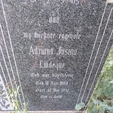 LINDEQUE Adriana Josina nee VAN HUYSSTEEN 1888-1952