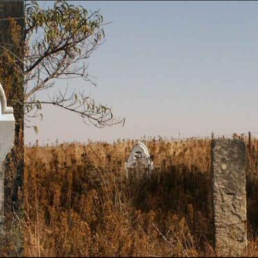 Free State, REITZ district, Danie's Rust 280, farm cemetery