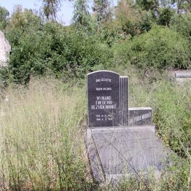 Free State, REITZ district, Grootfontein 358, farm cemetery