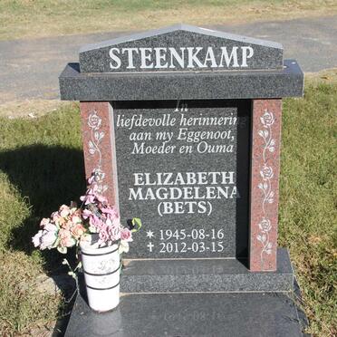 STEENKAMP Elizabeth Magdalena 1945-2015