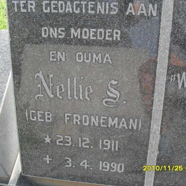 ? Nellie S nee FRONEMAN 1911-1990