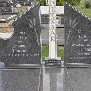 PIENAAR Johannes Theodorus 1914-1999 &amp; Johanna Elizabeth Hertzog NAUDE 1915-1995