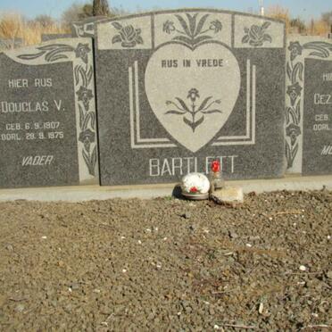 BARTLETT Douglas V. 1907-1975 &amp; Gezina W.S. 1909-1970