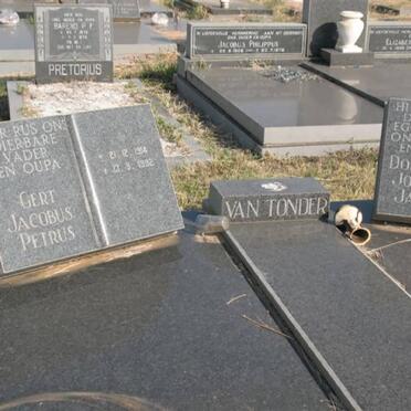 TONDER Gert Jacobus Petrus, van 1914-1992 &amp; Dorothea Johanna Jacoba