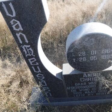 HEUSDEN André Christo, van 1964-1995