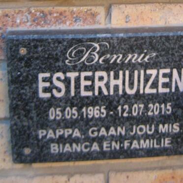 ESTERHUIZEN Bennie 1965-2015