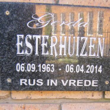ESTERHUIZEN Gerda 1963-2014