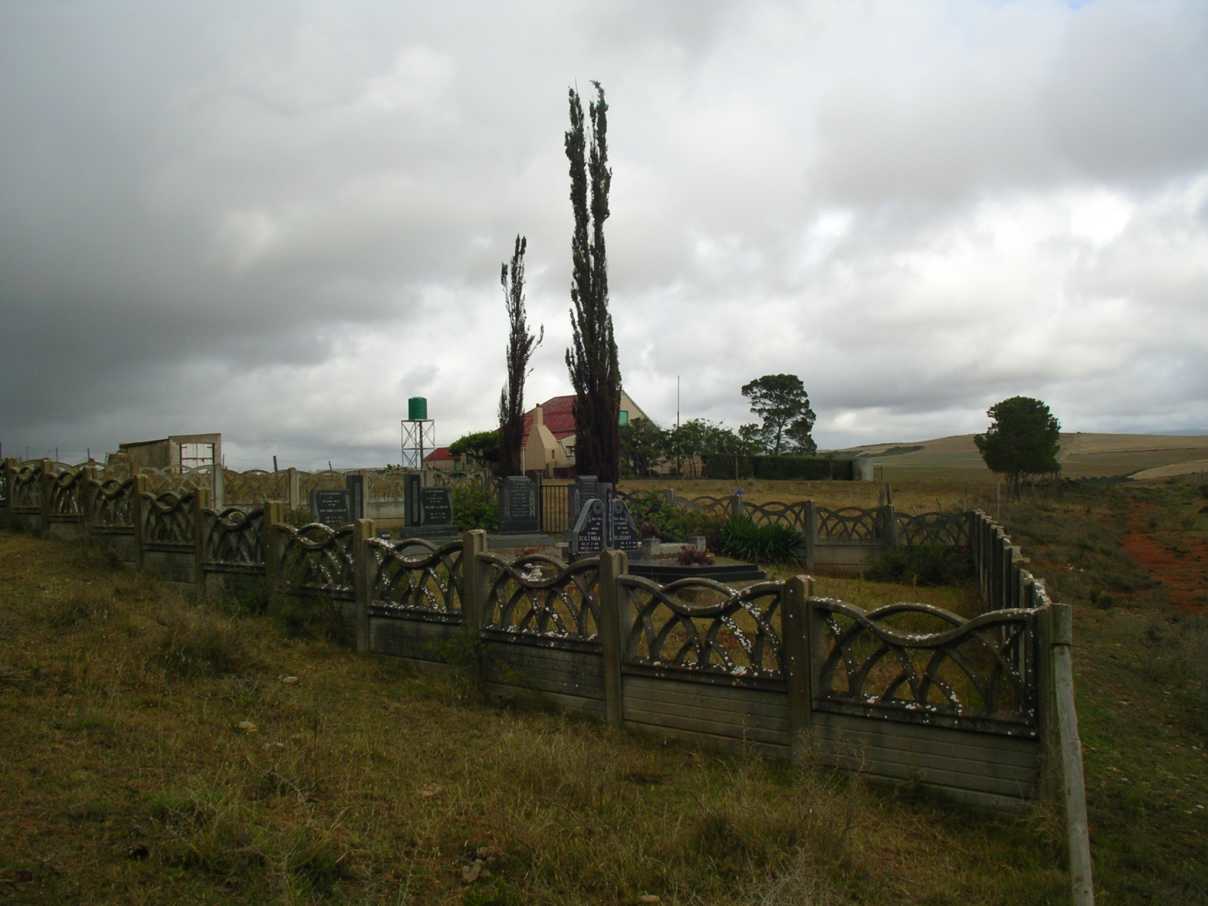 3. Overview of graves on the farm of Johnny Oosthuizen, Albertina