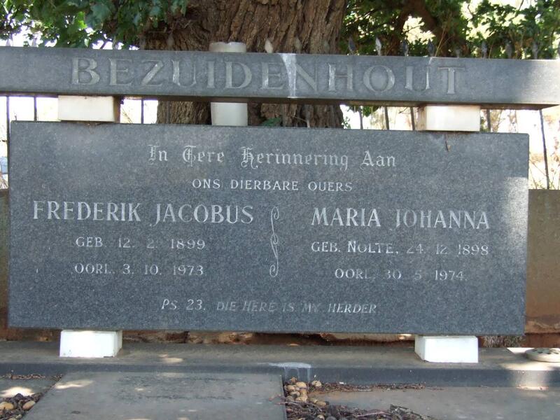 BEZUIDENHOUT Frederik Jacobus 1899-1973 & Maria Johanna NOLTE 1898-1974