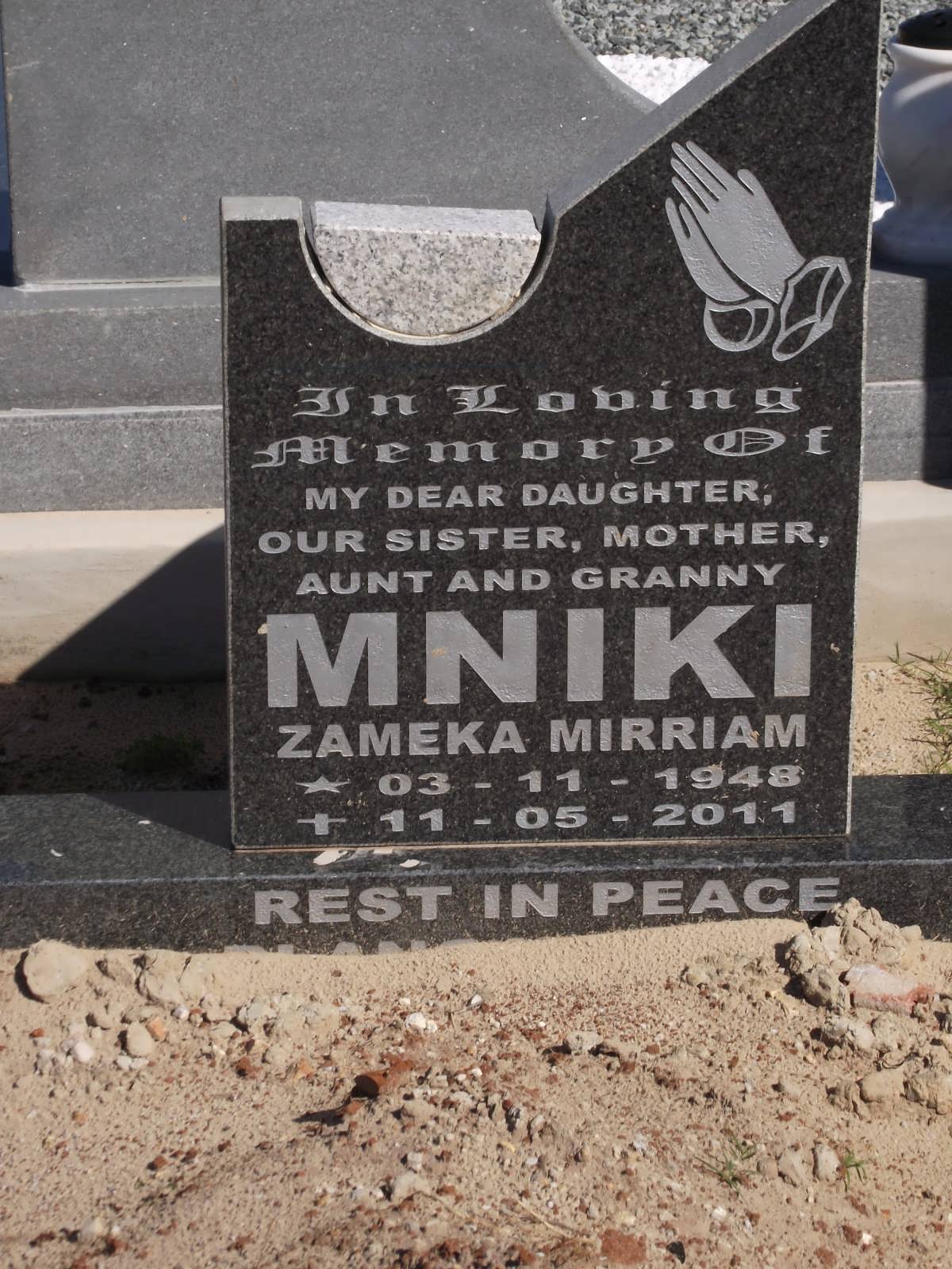 MNIKI Zameka Mirriam 1948-2011