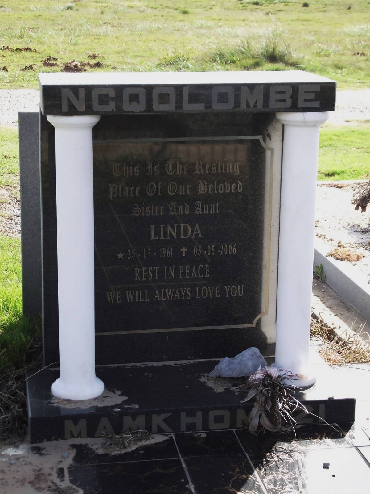 NGQOLOMBE Linda 1961-2006