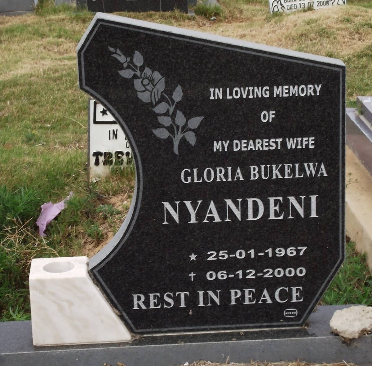 NYANDENI Gloria Bukelwa 1967-2000