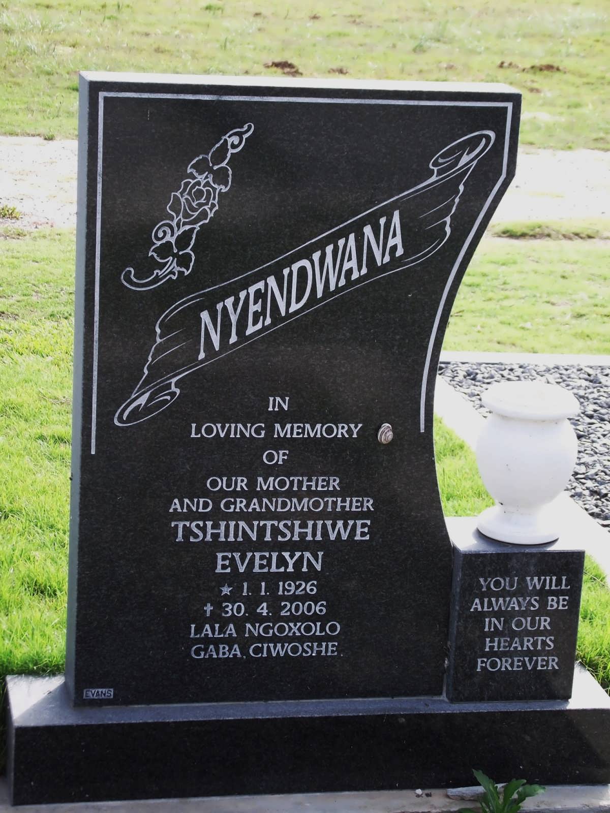 NYENDWANA Tshintshiwe Evelyn 1926-2006