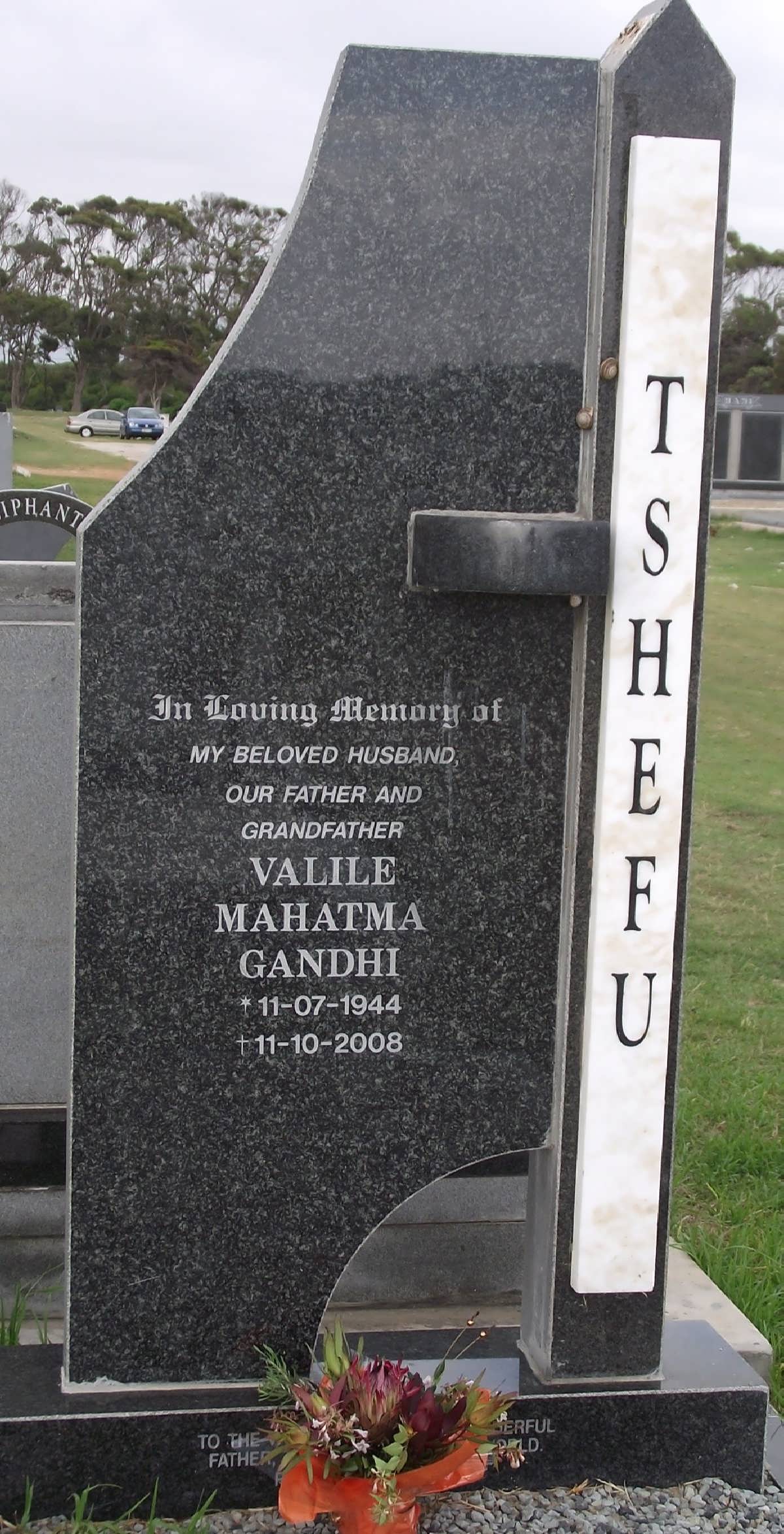 TSHEFU Valile Mahatma Gandhi 1944-2008