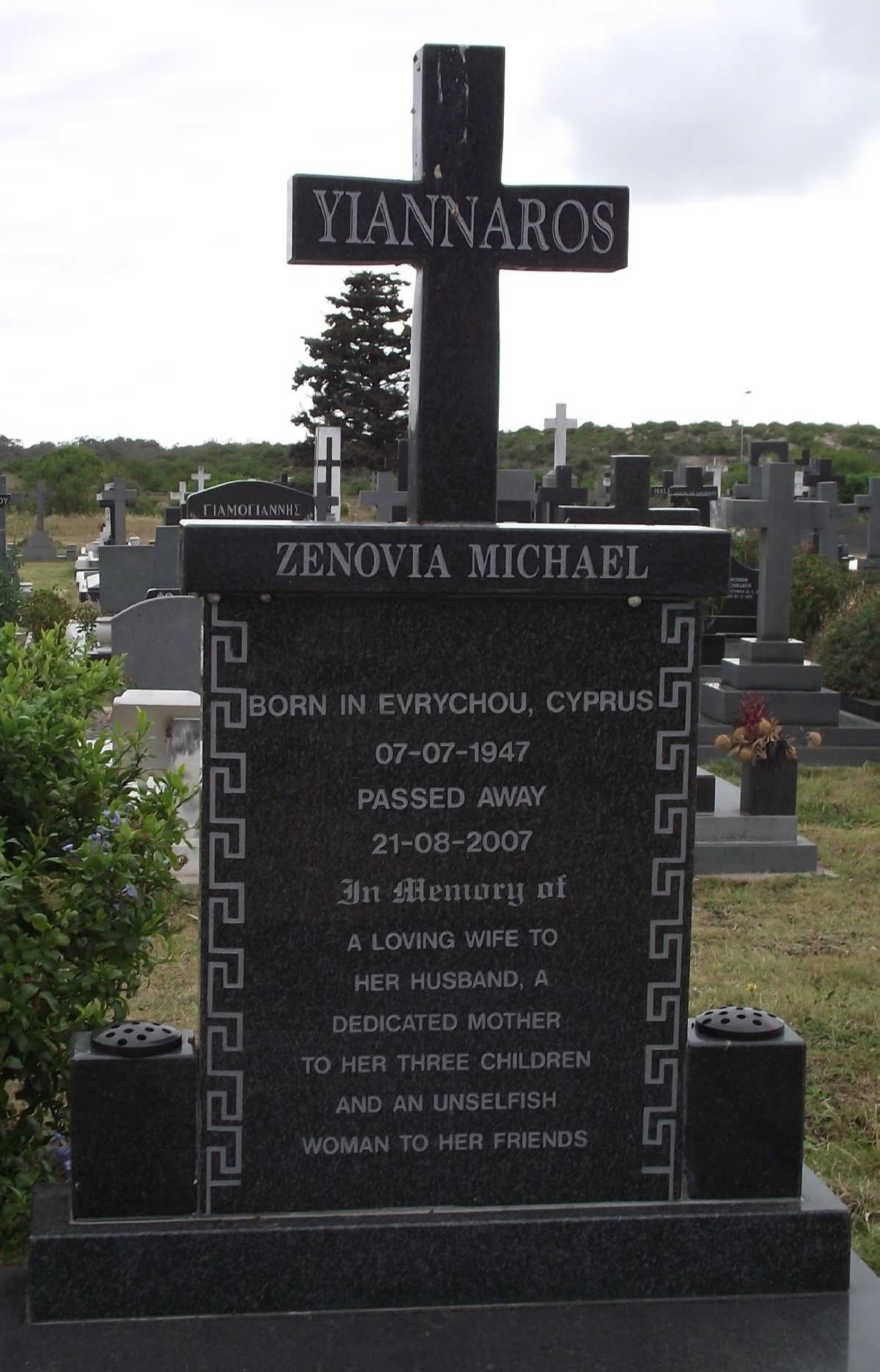 YIANNAROS Zenovia Michael 1947-2007