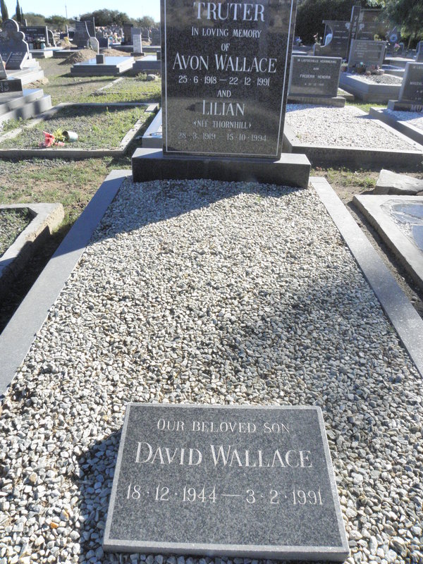 TRUTER Avon Wallace 1918-1991 & Lilian THORNHILL 1919-1994 :: TRUTER David Wallace 1944-1991                     
