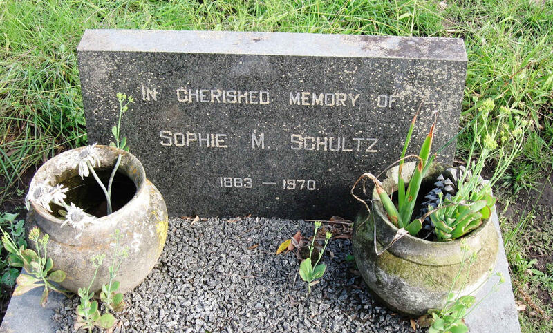 SCHULTZ Sophie M. 1883-1970