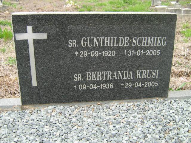SCHMIEG Gunthilde 1920-2005 :: KRUSI Bertranda 1936-2005