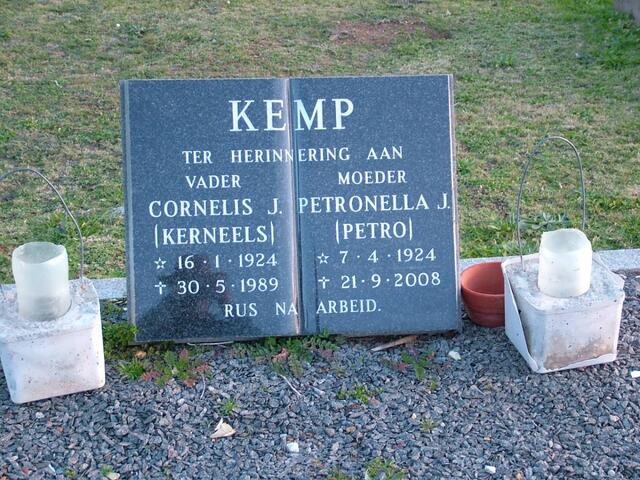 KEMP Cornelis J. 1924-1989 & Petronella J. 1924-2008