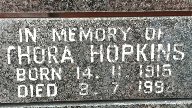 HOPKINS Thora 1915-1998