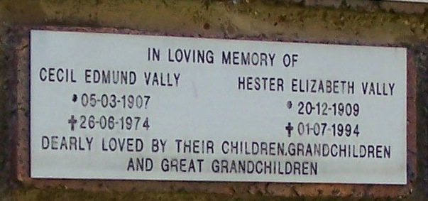 VALLY Cecil Edmund 1907-1974 & Hester Elizabeth 1909-1994
