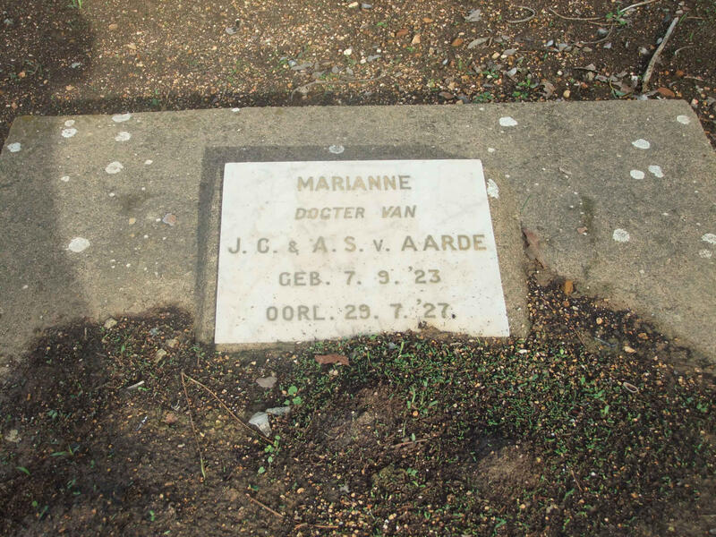 AARDE Marianne, van 1923-1927