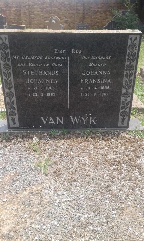 WYK Stephanus Johannes, van 1885-1963 & Johanna Fransina 1886-1967
