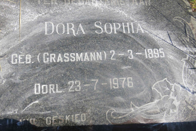 OOSTHUIZEN Willem Johannes 1890-1970 & Dora Sophia GRASSMANN 1895-1976