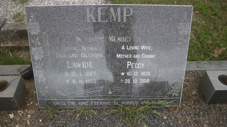 KEMP Lawrie 1924-1983 & Peggy 1926-2019