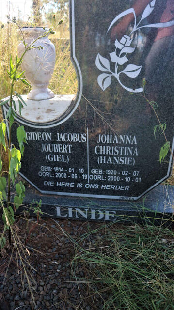 LINDE Gideon Jacobus Joubert 1914-2000 & Johanna Christina 1920-2000