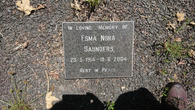 SAUNDERS Esma Nora 1914-2004