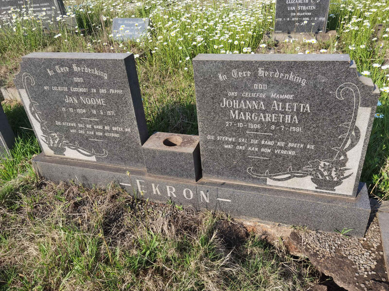 EKRON Jan Noome 1904-1971 & Johanna Aletta Margaretha 1906-1991