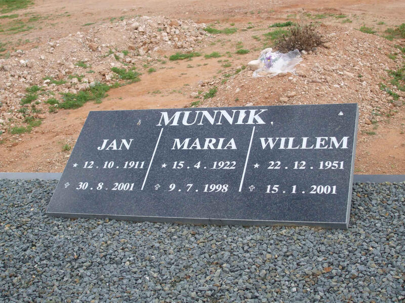 MUNNIK Jan 1911-2001 :: MUNNIK Maria 1922-1998 :: MUNNIK Willem 1951-2001