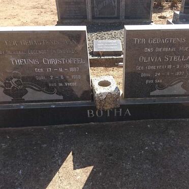BOTHA Theunis Christoffel 1897-1968 &amp; Olivia Stella DREYER 1909-1992