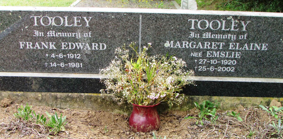 TOOLEY Frank Edward 1912-1981 &amp; Margaret Elaine EMSLIE 1920-2002