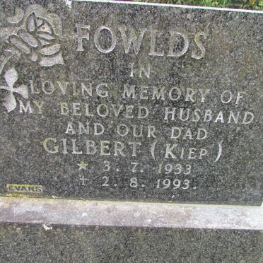 FOWLDS Gilbert 1933-1993 &amp; Coreen 1939-2002