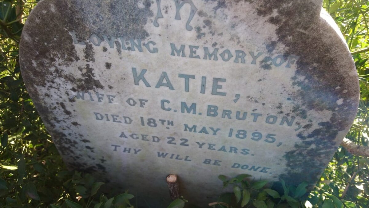 BRUTON Katie -1895