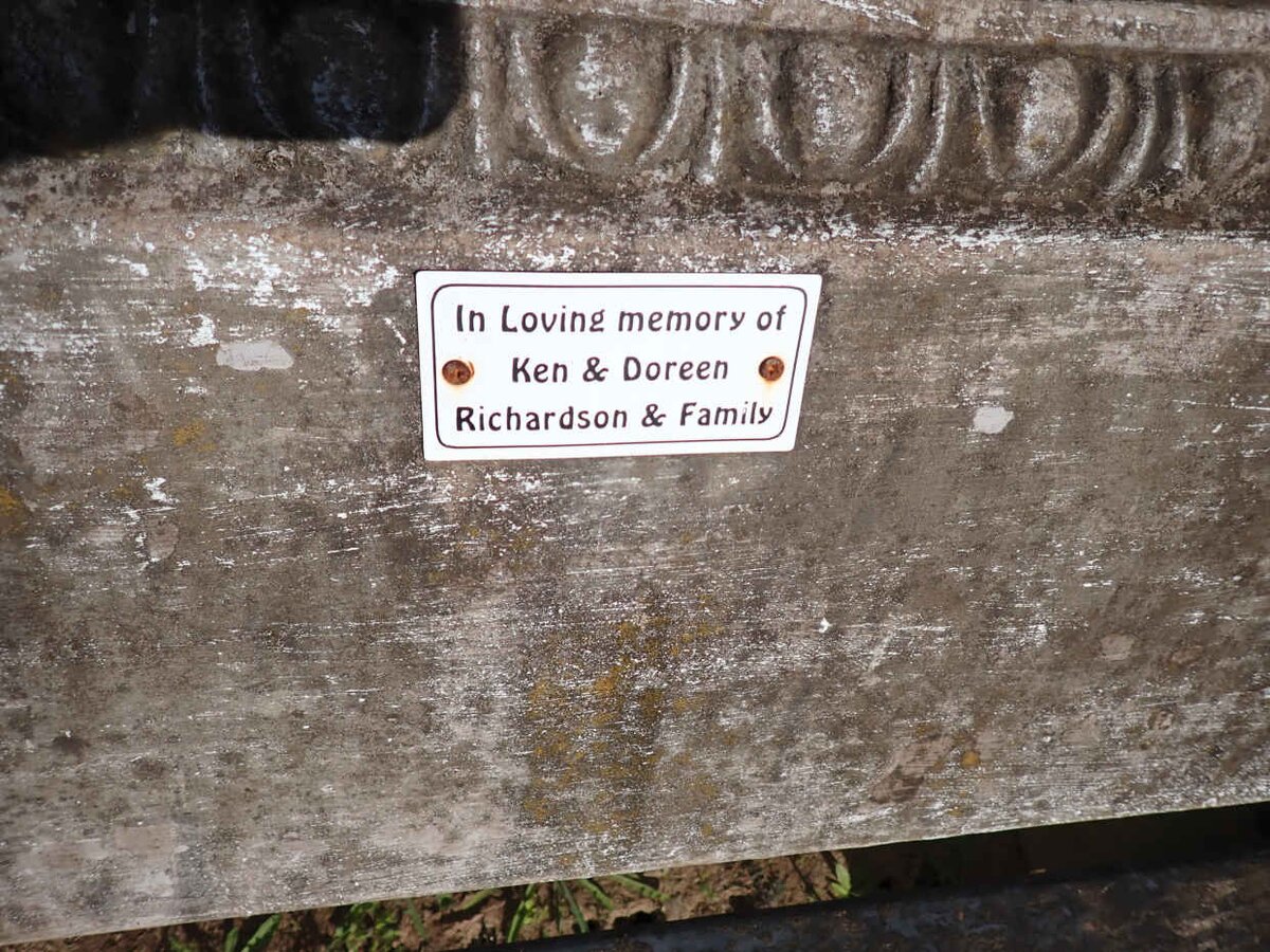 RICHARDSON Ken &amp; Doreen